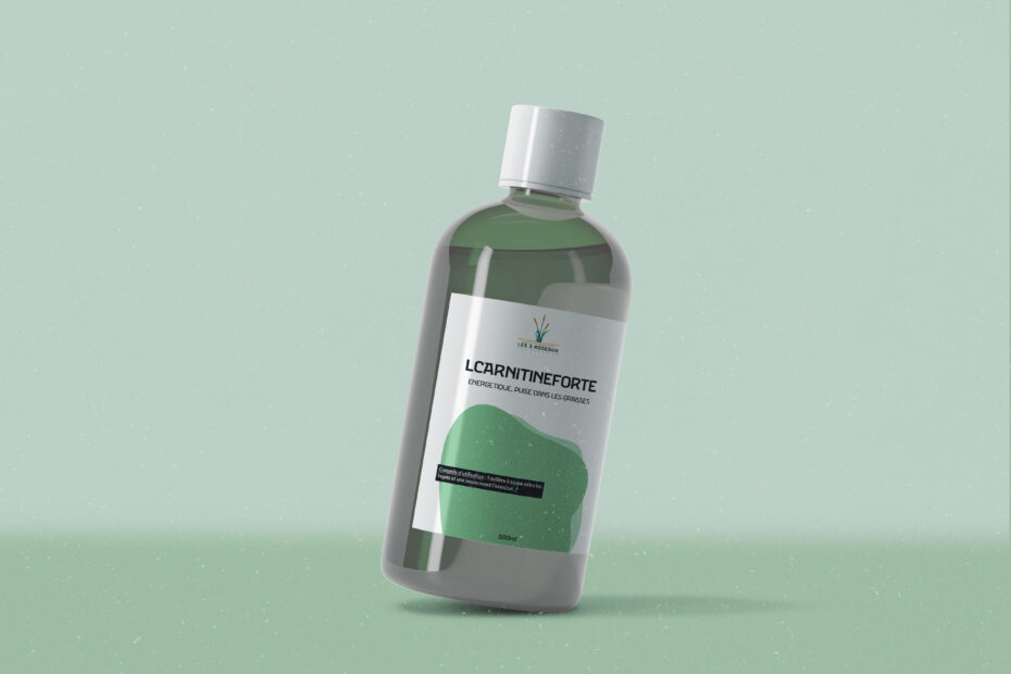 bouteille de LCARNITINEFORTE, bouteille transparente avec une étiquette blanche et verte